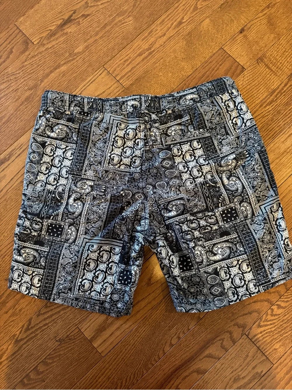 Black Bandana Paisley Cotton H&M Shorts Size L Obsidian